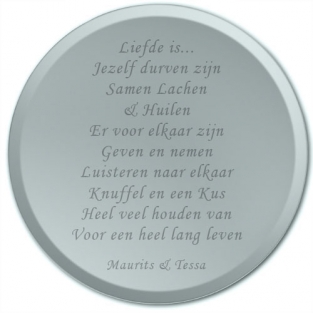 Ronde liefdes spiegel met facet gedicht